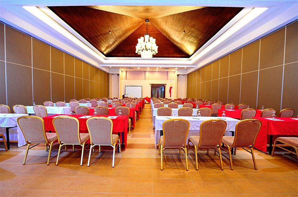 Four Points By Sheraton Palawan Puerto Princesa Екстериор снимка