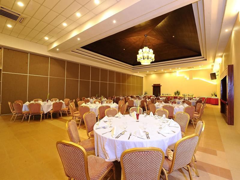 Four Points By Sheraton Palawan Puerto Princesa Екстериор снимка